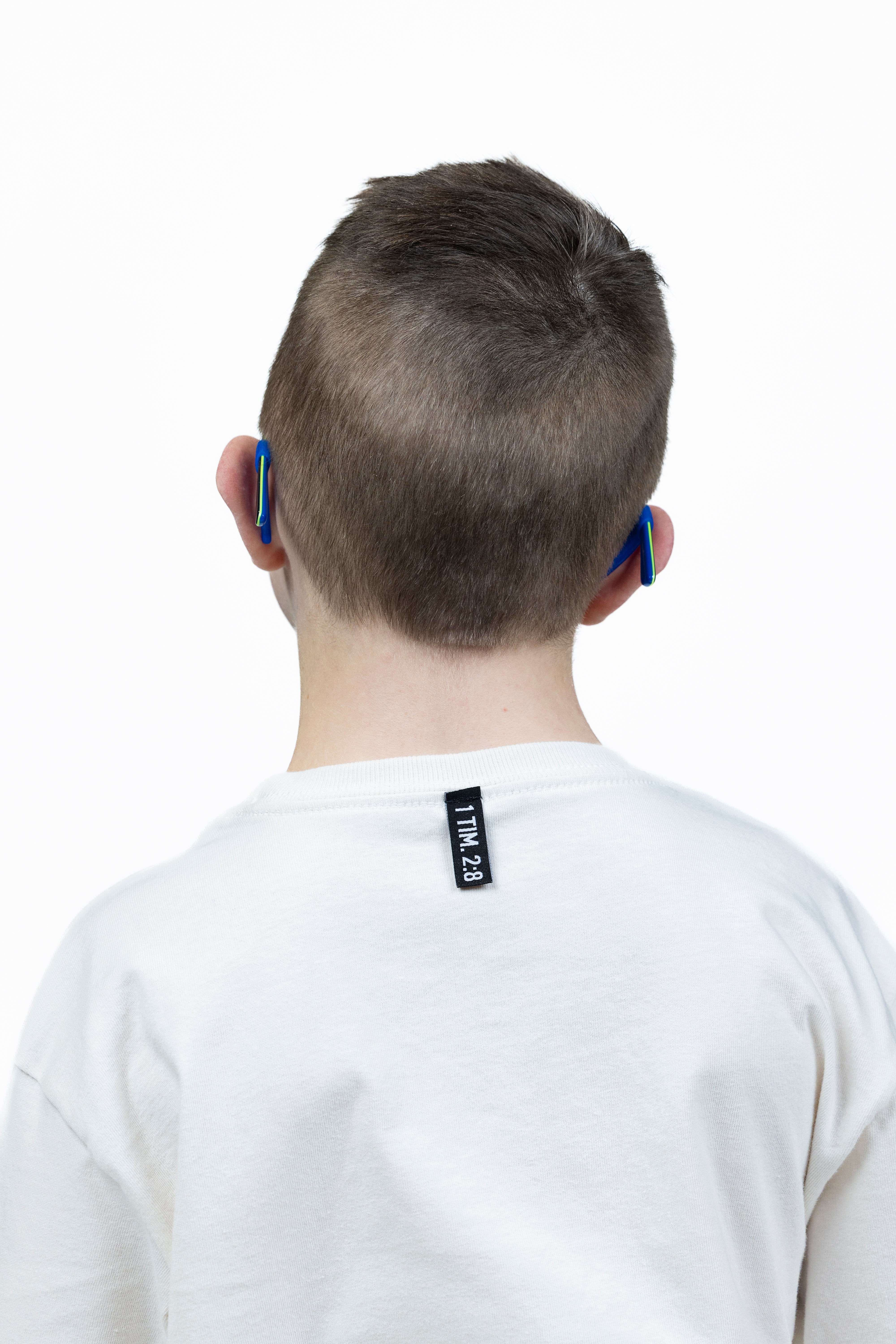 Whitten is wearing a size Youth S