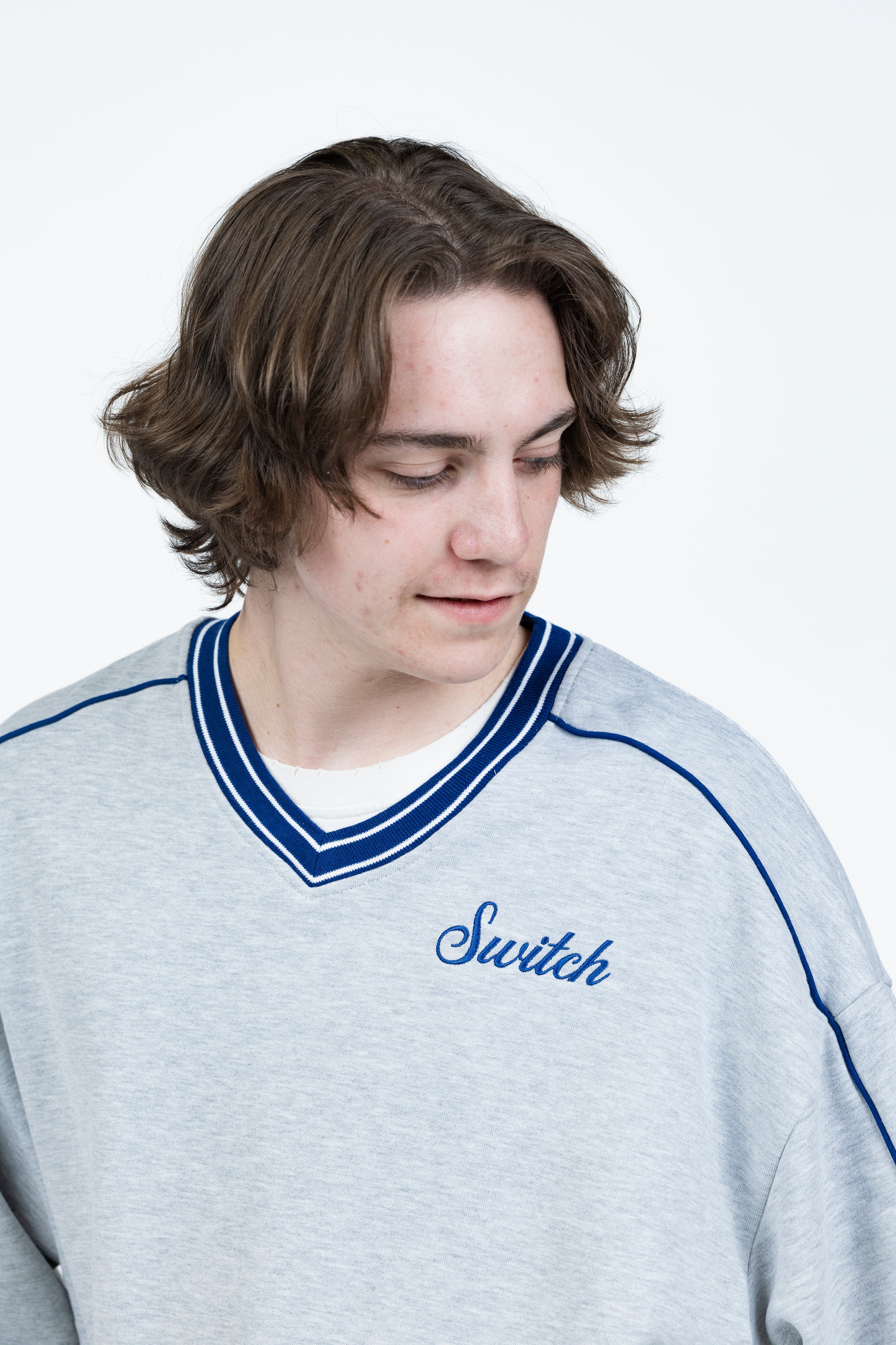 Jonas is wearing a size XL