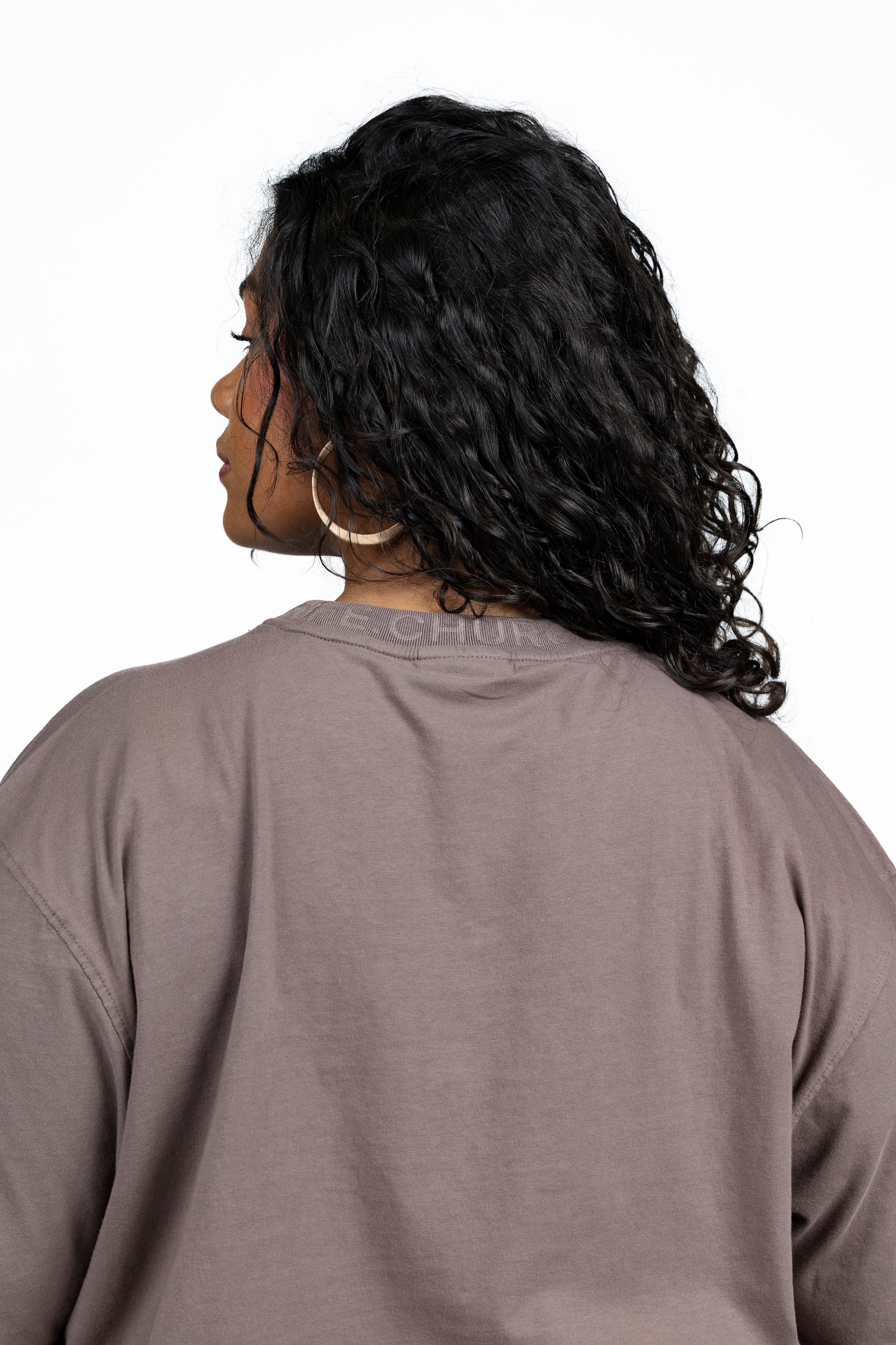  Lyric is wearing a size 2XL