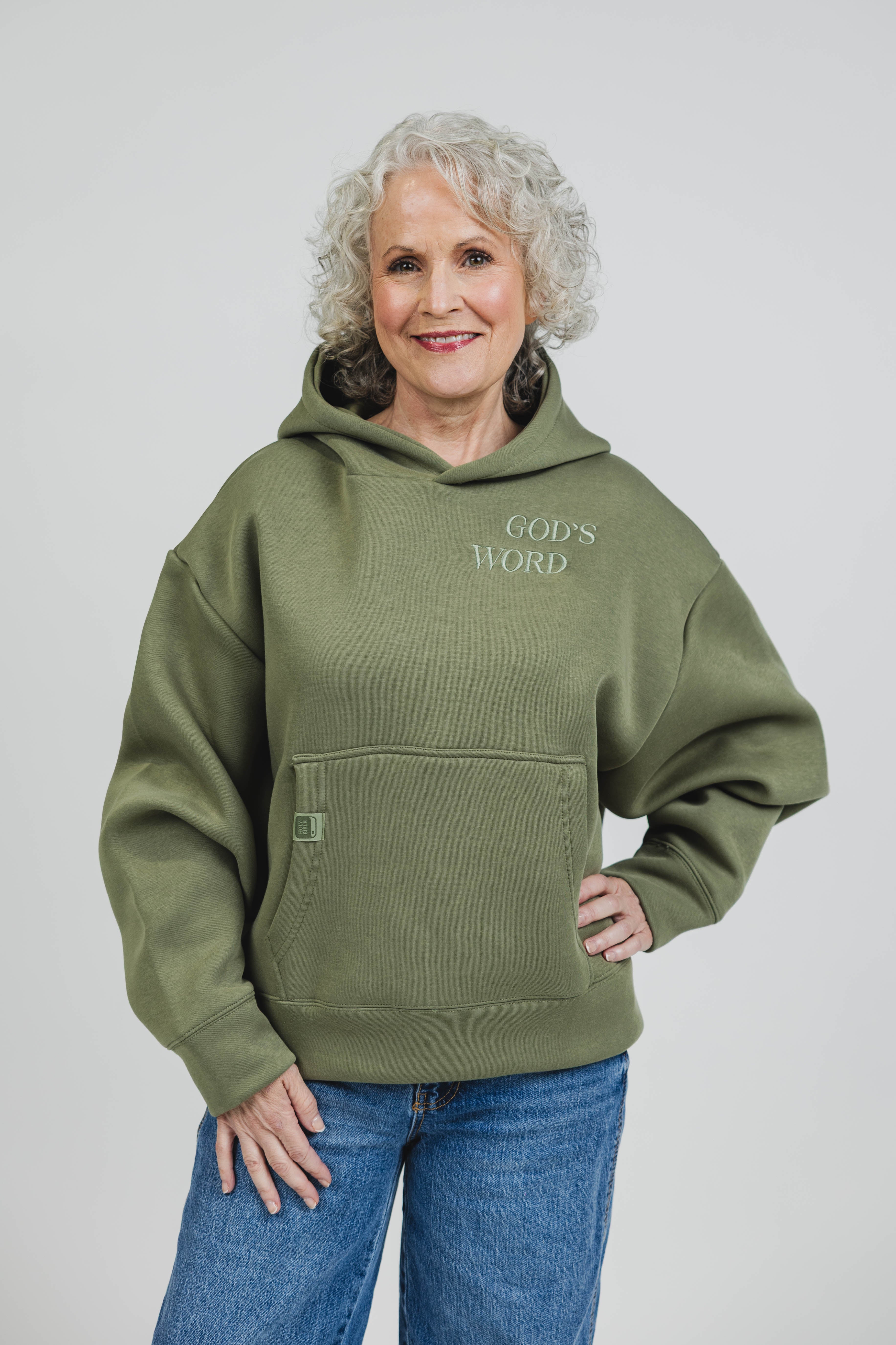 Linda Jo is 5'4" and wears a size S