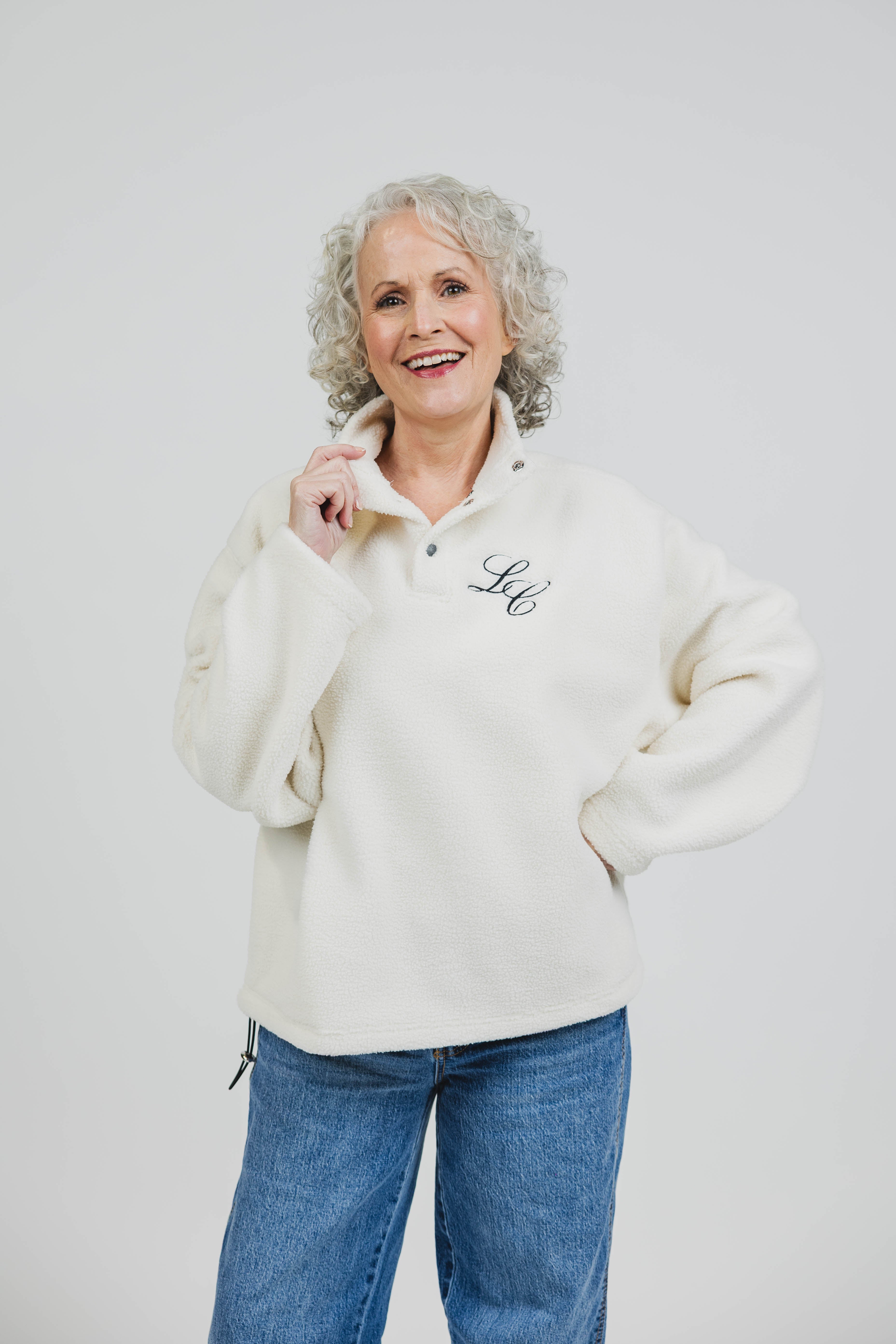 Linda Jo is 5'4" and wears a size S
