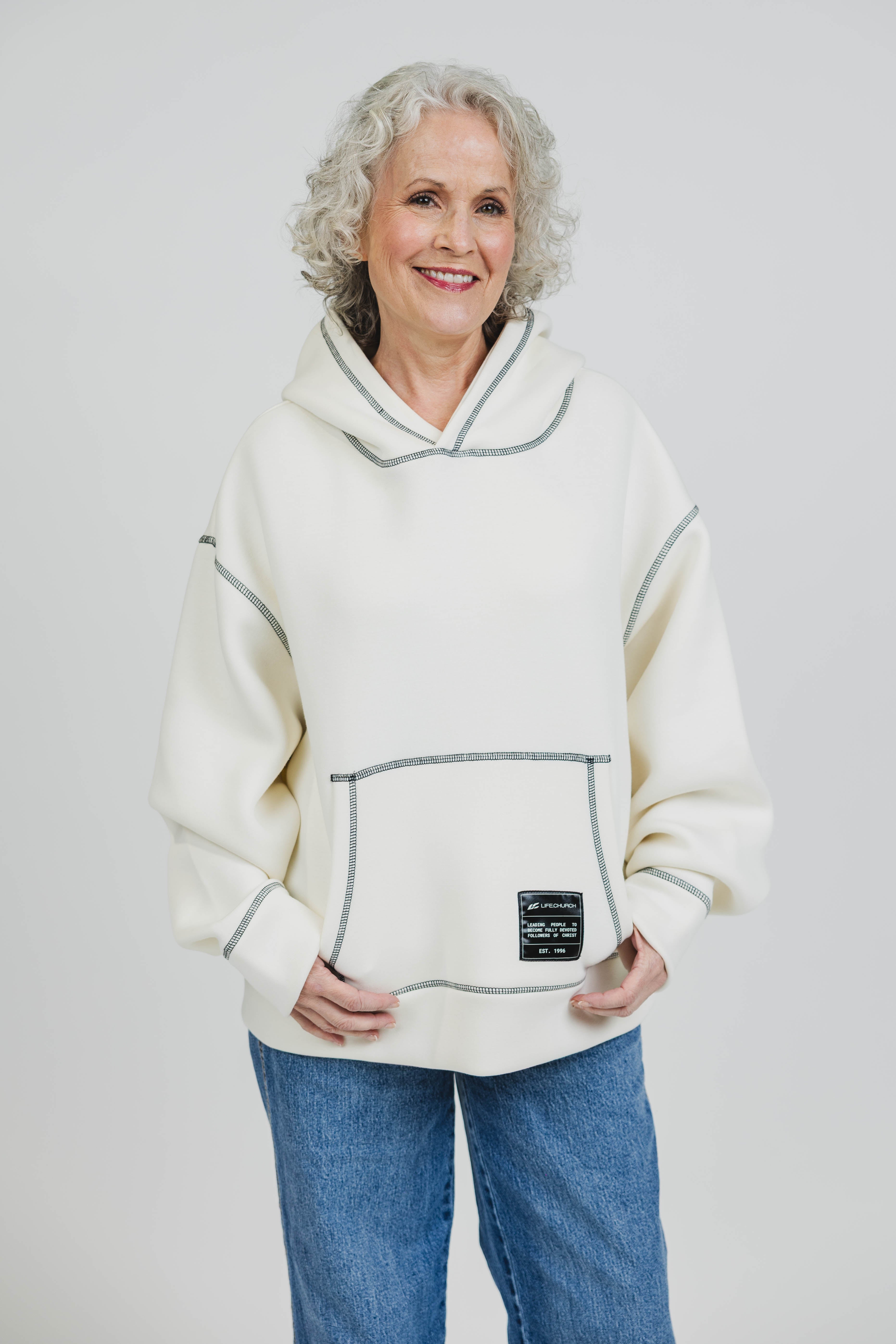 Linda Jo 5'4" and wears a size S