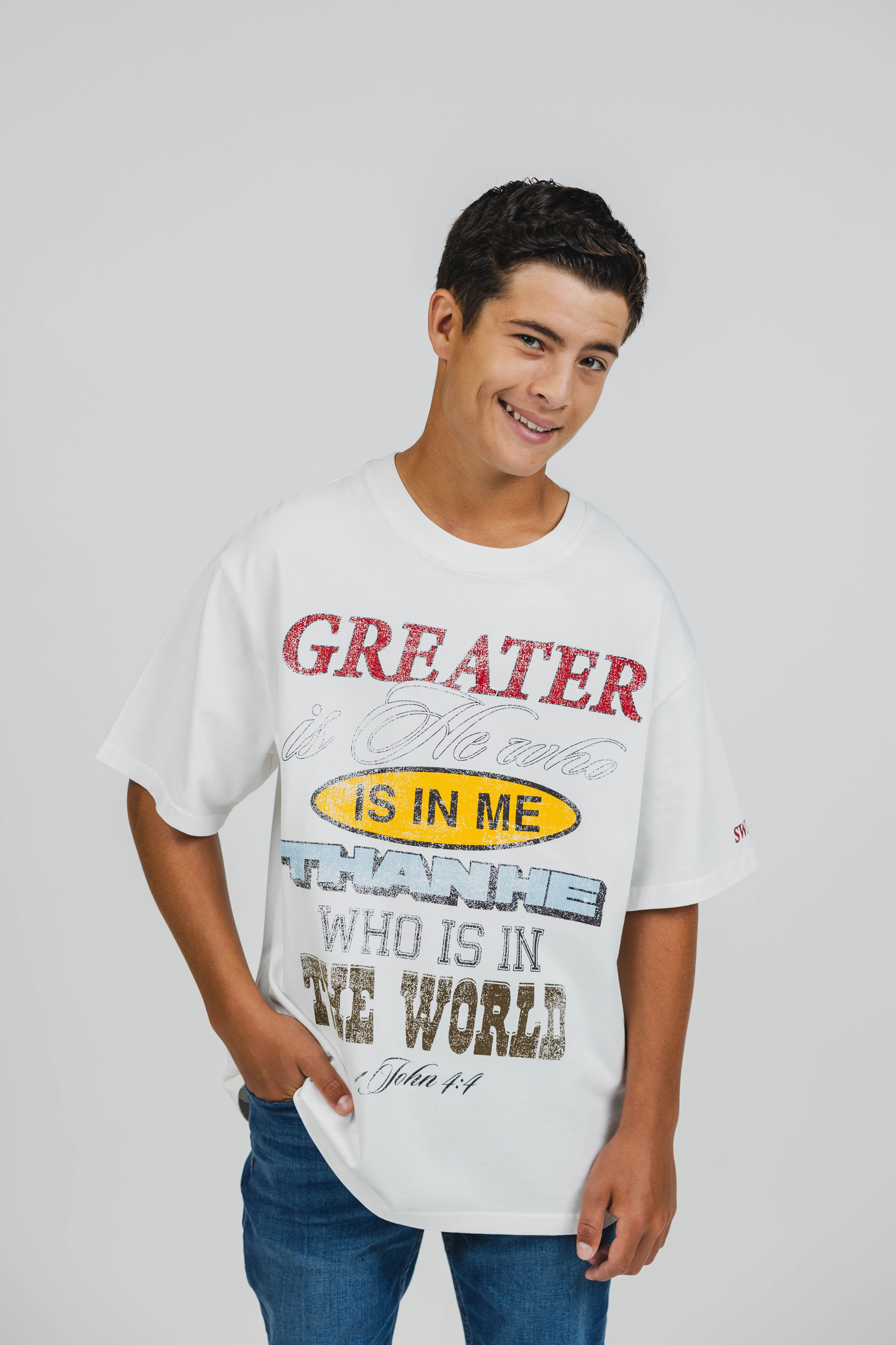 Ruiz is 5'4" and wears a size S