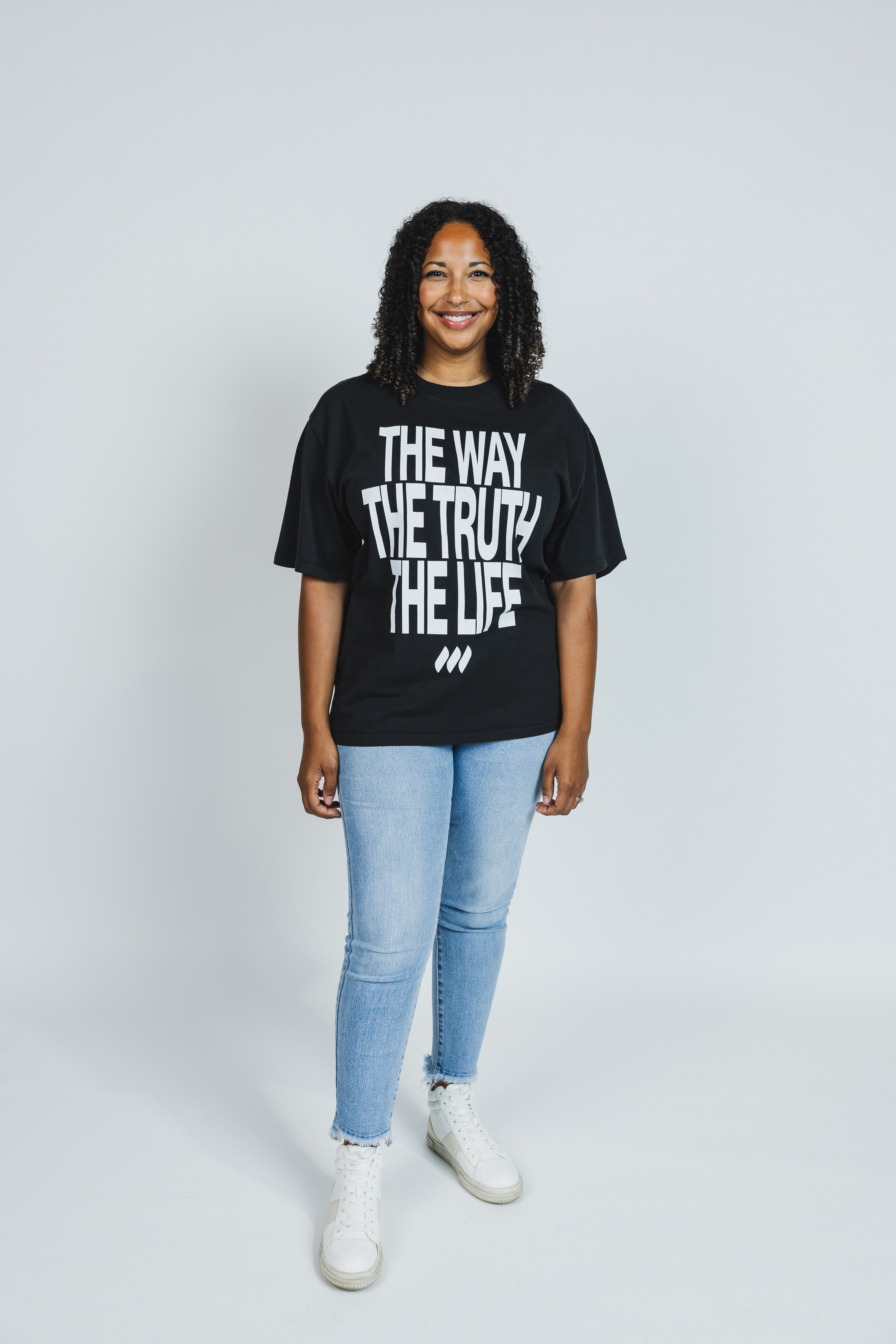 Aarikah is wearing a size L