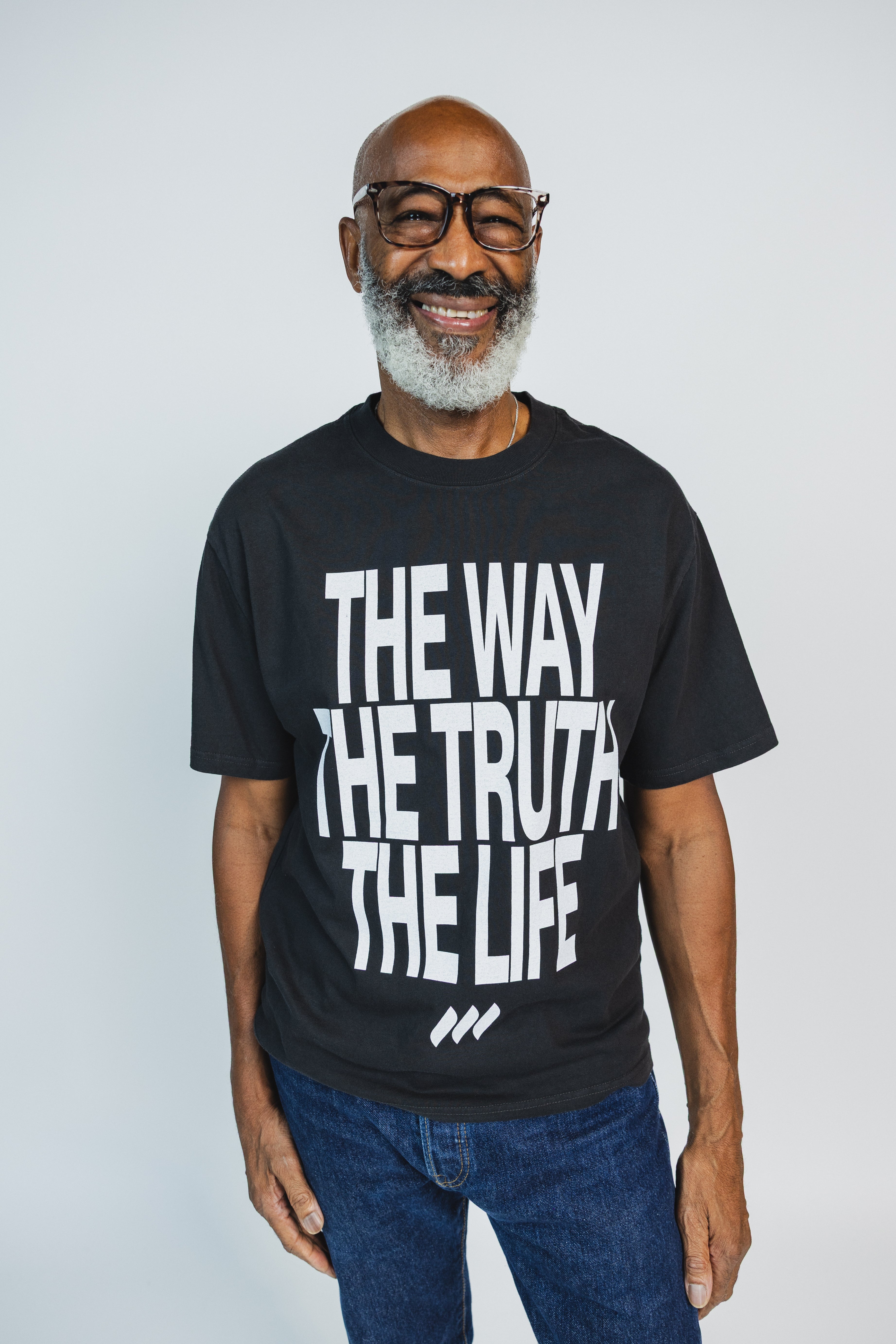 Billy is wearing a M