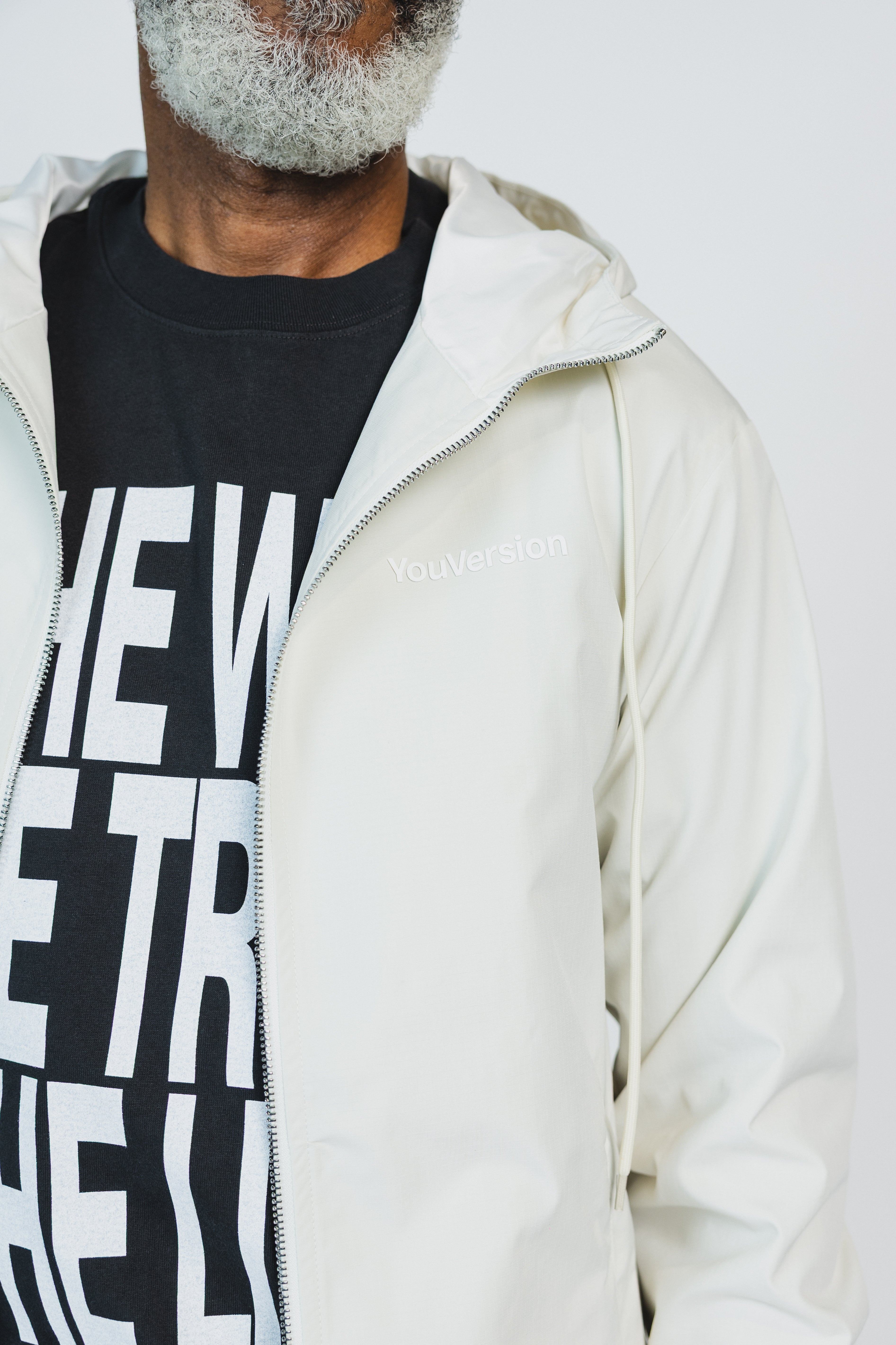 Billy is wearing a size M